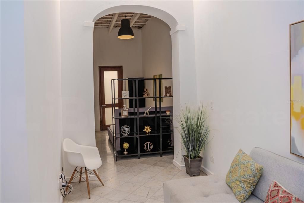 En Venta: $855,000 (2 camas, 2 baños, 2000 Pies cuadrados)