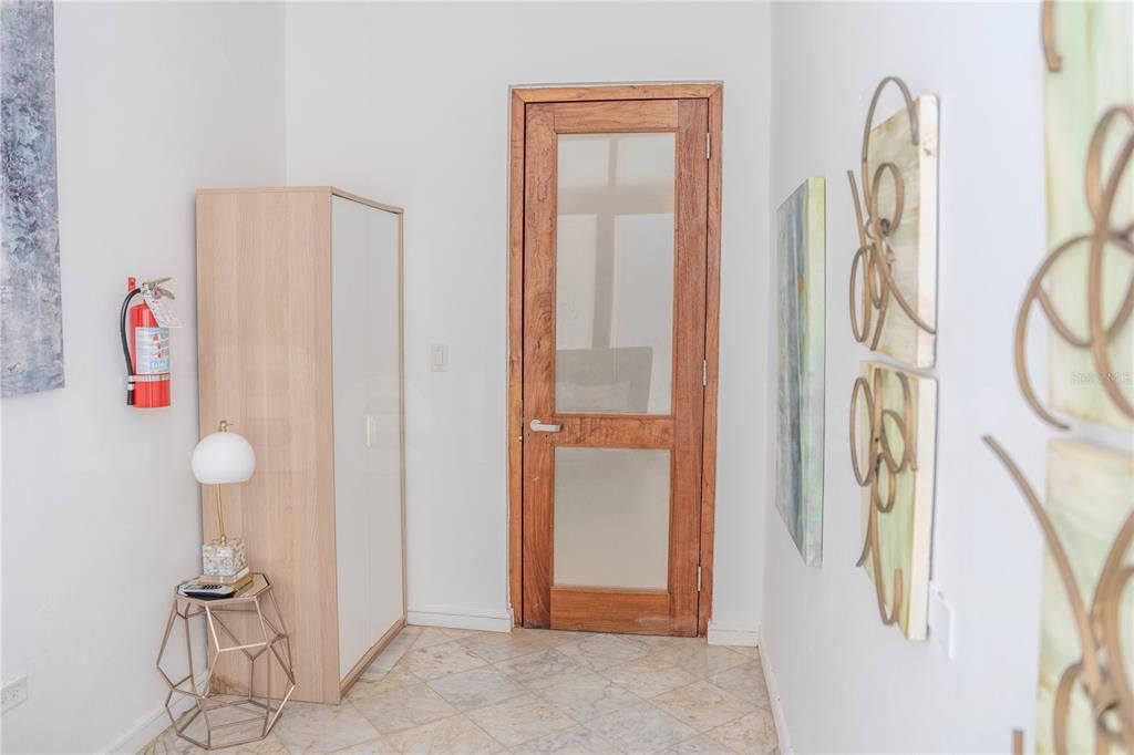 En Venta: $855,000 (2 camas, 2 baños, 2000 Pies cuadrados)