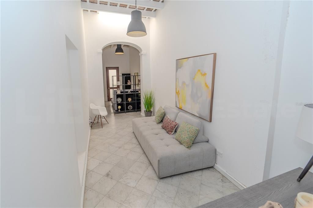 En Venta: $855,000 (2 camas, 2 baños, 2000 Pies cuadrados)