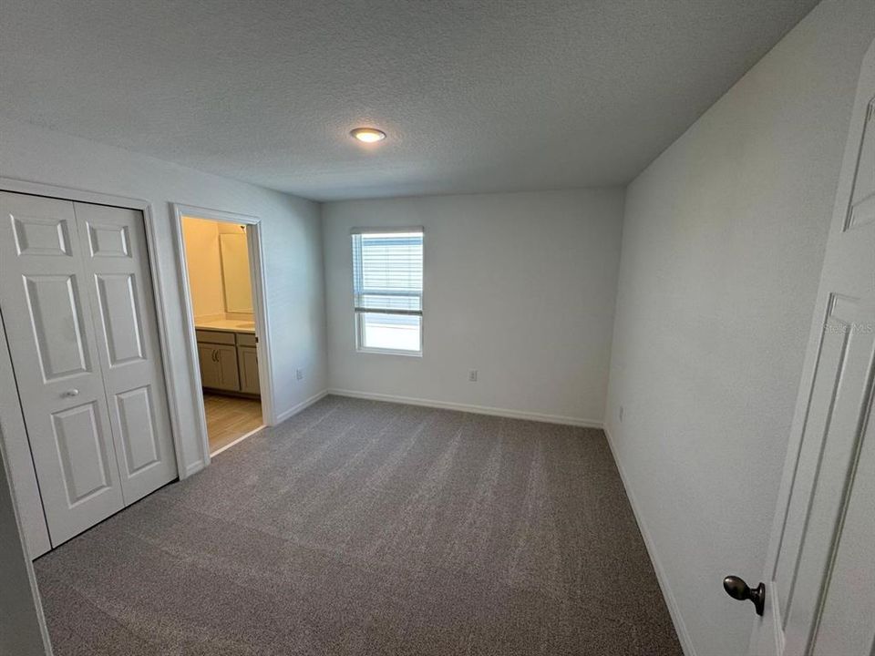 For Rent: $2,600 (4 beds, 2 baths, 1876 Square Feet)