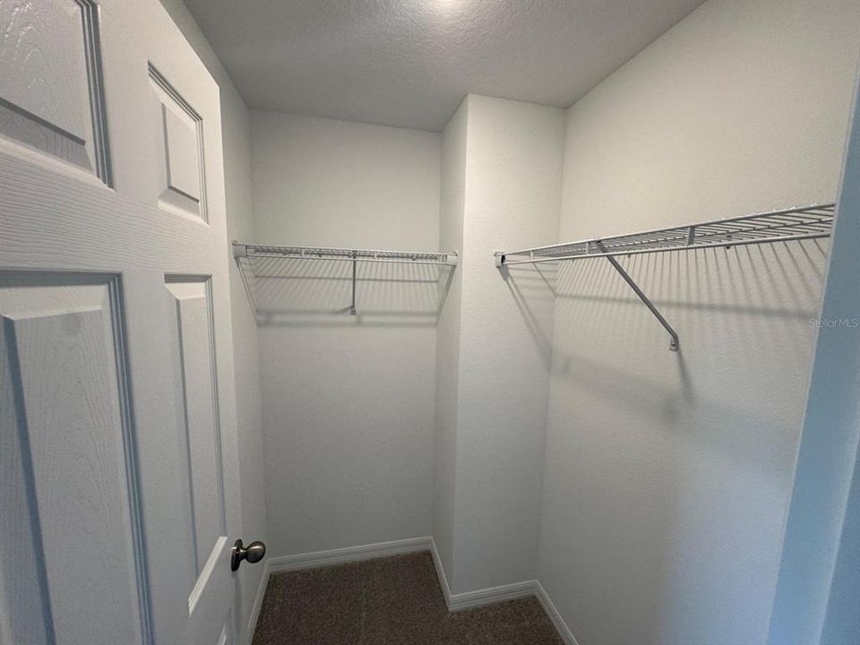 For Rent: $2,600 (4 beds, 2 baths, 1876 Square Feet)