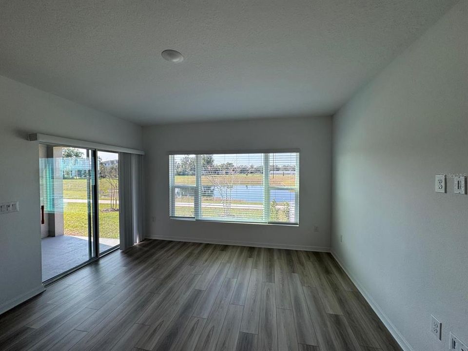 For Rent: $2,600 (4 beds, 2 baths, 1876 Square Feet)