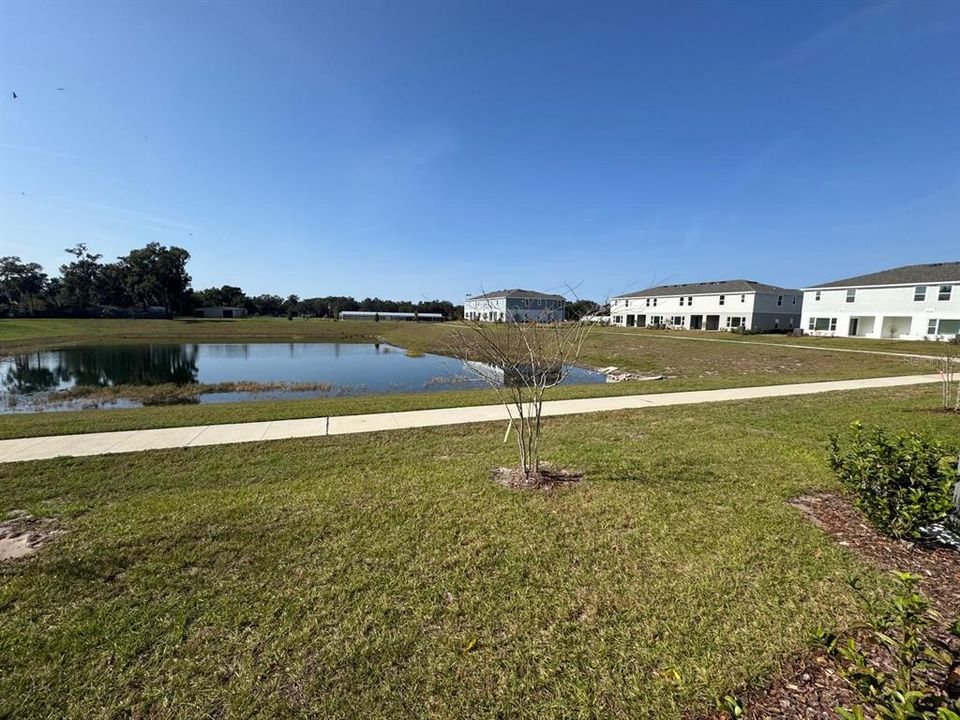 For Rent: $2,600 (4 beds, 2 baths, 1876 Square Feet)