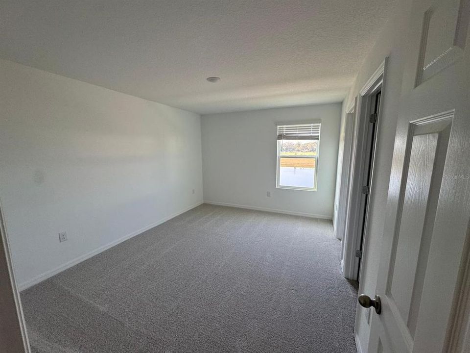 For Rent: $2,600 (4 beds, 2 baths, 1876 Square Feet)