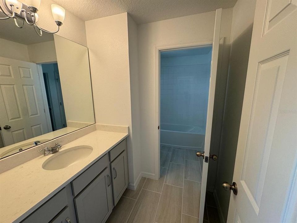 For Rent: $2,600 (4 beds, 2 baths, 1876 Square Feet)