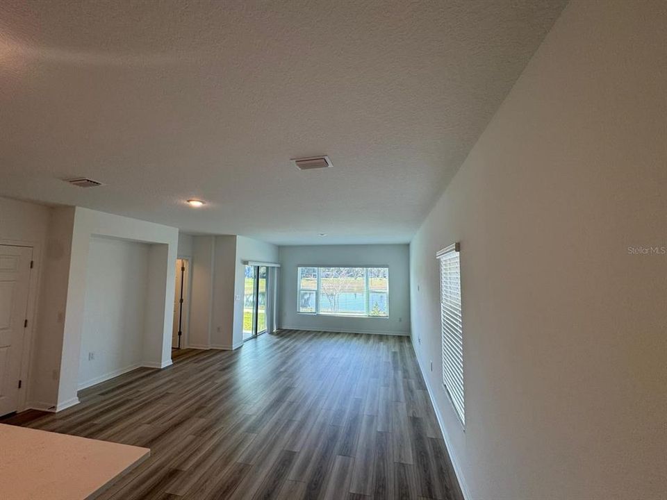 For Rent: $2,600 (4 beds, 2 baths, 1876 Square Feet)