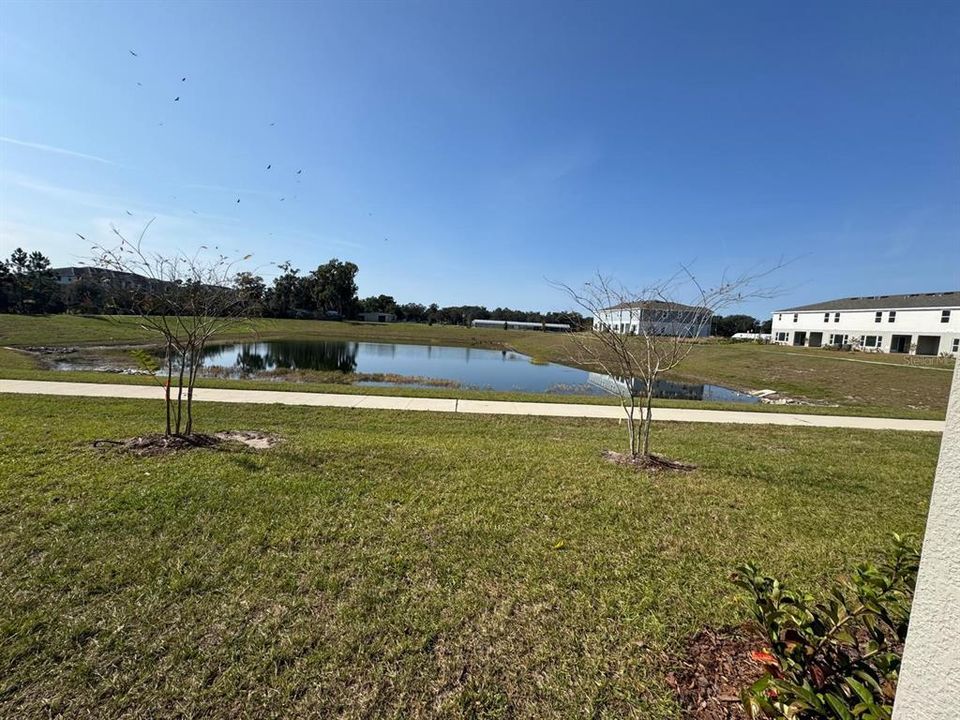 For Rent: $2,600 (4 beds, 2 baths, 1876 Square Feet)