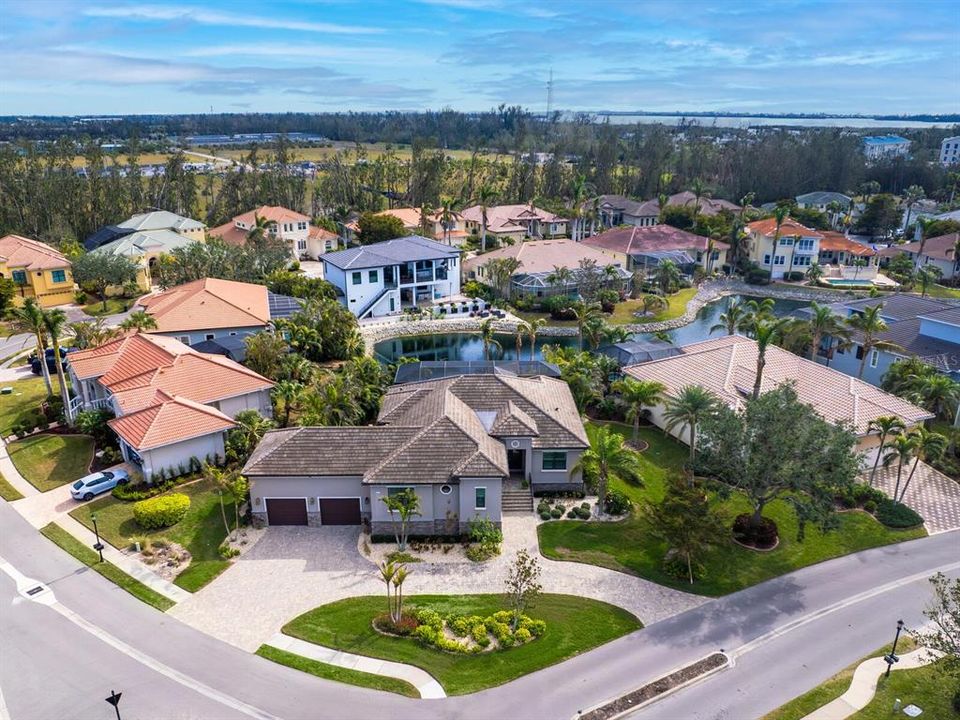 На продажу: $1,395,000 (3 спален, 3 ванн, 2639 Квадратных фут)