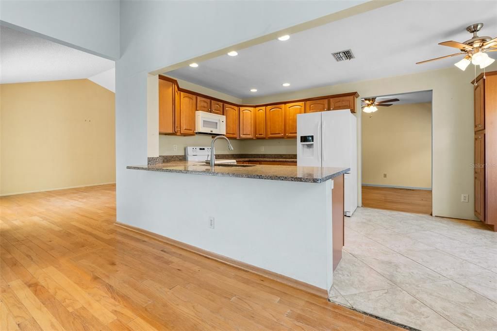 For Sale: $415,000 (3 beds, 2 baths, 1789 Square Feet)