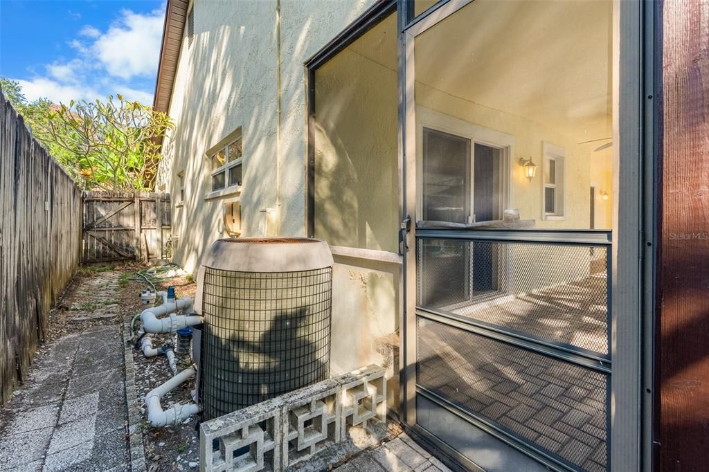 For Sale: $415,000 (3 beds, 2 baths, 1789 Square Feet)