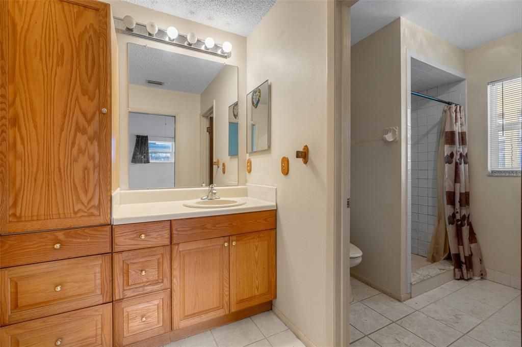 For Sale: $415,000 (3 beds, 2 baths, 1789 Square Feet)