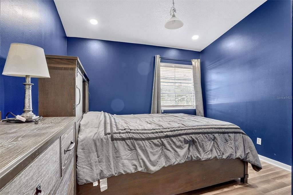 出租: $2,200 (2 贝兹, 1 浴室, 1044 平方英尺)