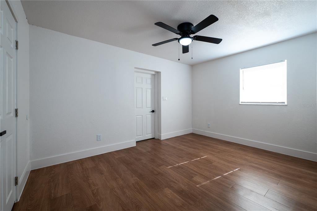 待售: $359,000 (4 贝兹, 2 浴室, 1684 平方英尺)