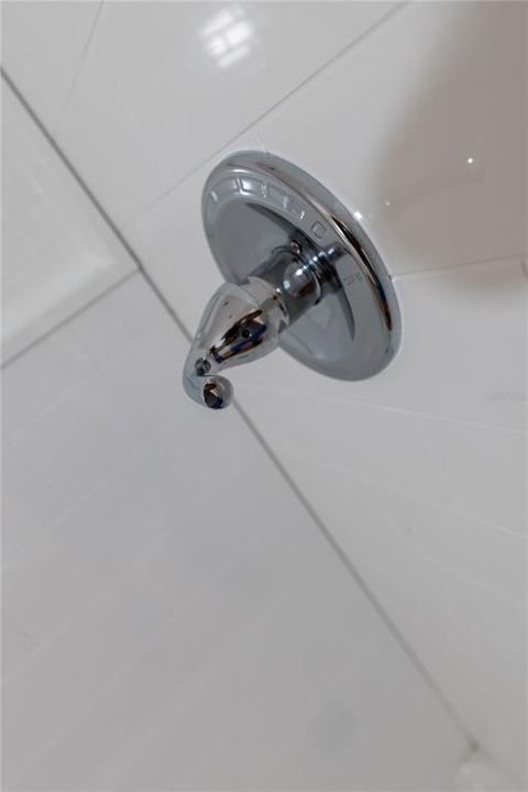 待售: $359,000 (4 贝兹, 2 浴室, 1684 平方英尺)