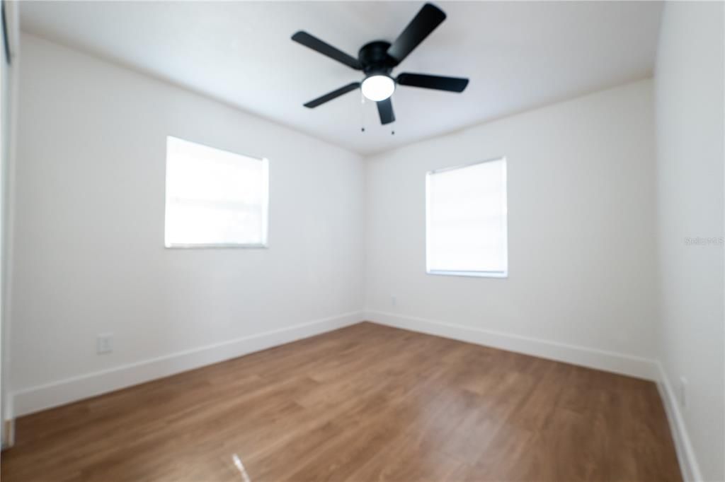 待售: $359,000 (4 贝兹, 2 浴室, 1684 平方英尺)