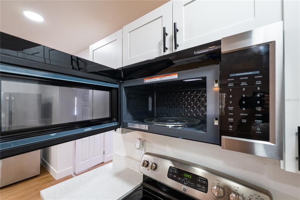 待售: $359,000 (4 贝兹, 2 浴室, 1684 平方英尺)