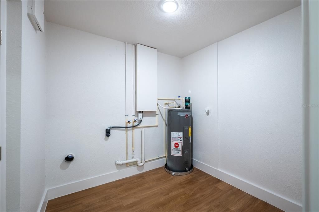 待售: $359,000 (4 贝兹, 2 浴室, 1684 平方英尺)