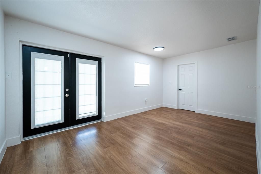 待售: $359,000 (4 贝兹, 2 浴室, 1684 平方英尺)