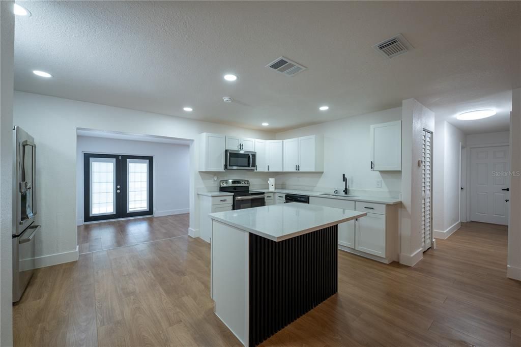 待售: $359,000 (4 贝兹, 2 浴室, 1684 平方英尺)