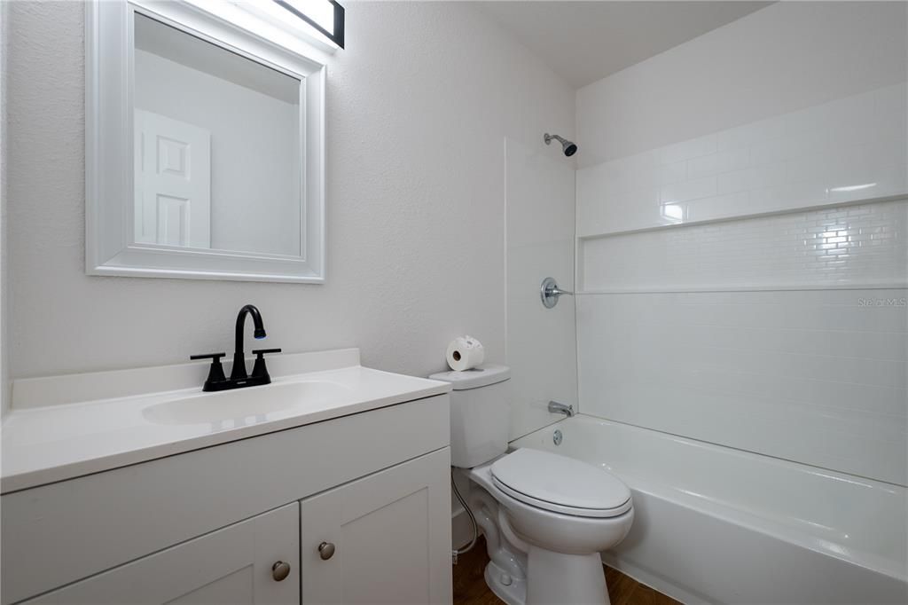 待售: $359,000 (4 贝兹, 2 浴室, 1684 平方英尺)