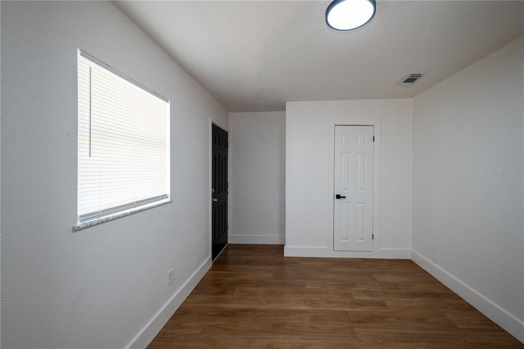 待售: $359,000 (4 贝兹, 2 浴室, 1684 平方英尺)