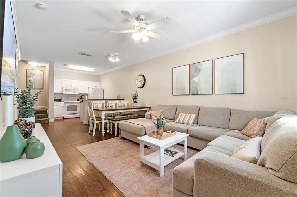 На продажу: $288,999 (3 спален, 2 ванн, 1300 Квадратных фут)