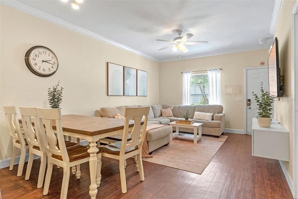 На продажу: $288,999 (3 спален, 2 ванн, 1300 Квадратных фут)