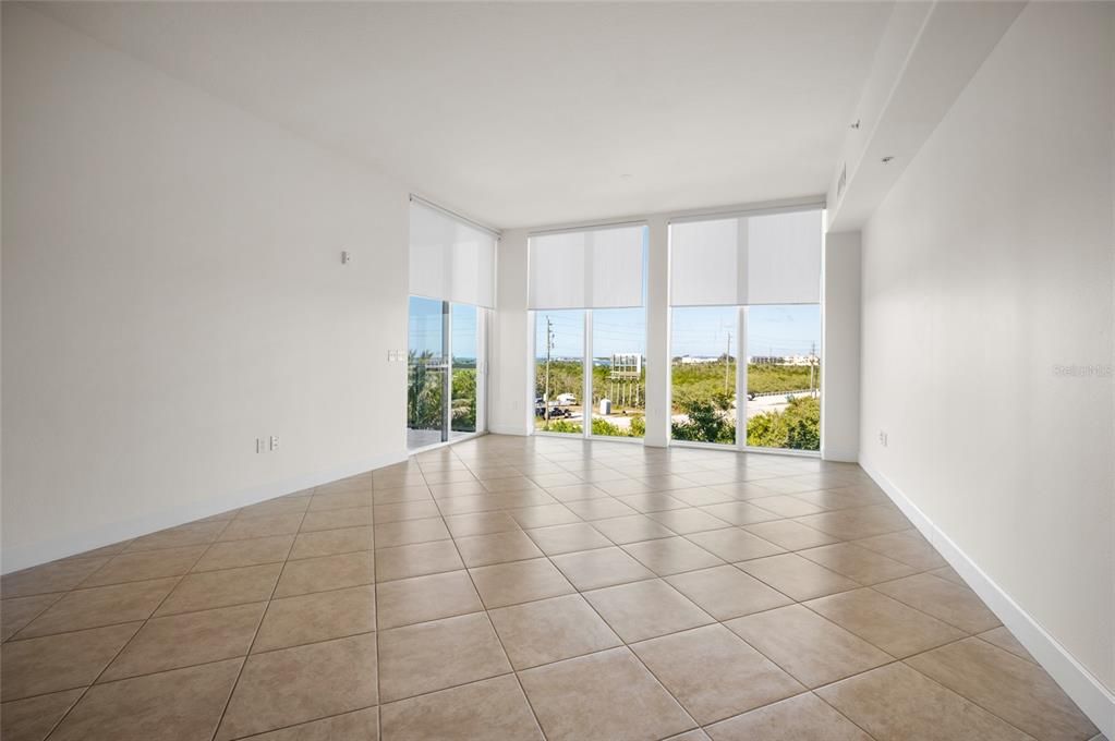 For Rent: $2,600 (3 beds, 2 baths, 1686 Square Feet)