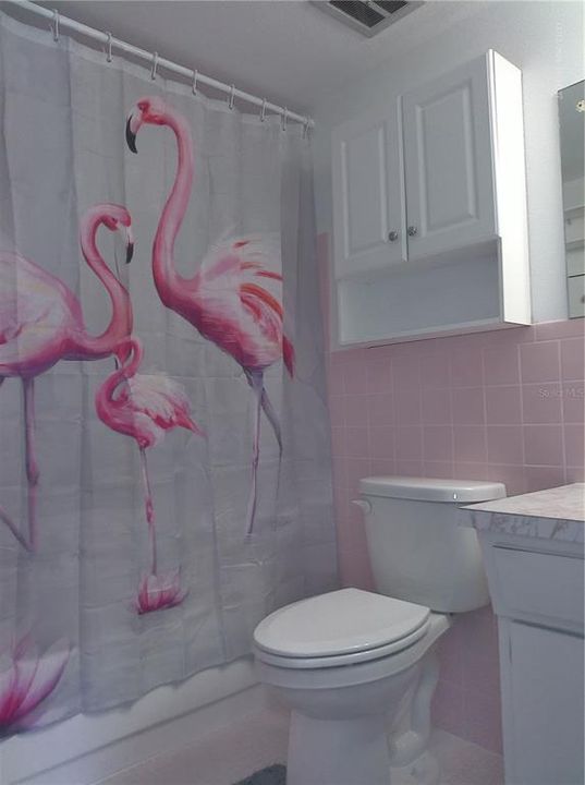 待售: $93,000 (1 贝兹, 1 浴室, 825 平方英尺)