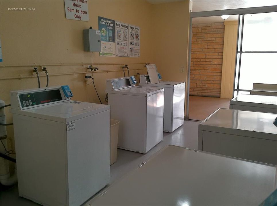 待售: $93,000 (1 贝兹, 1 浴室, 825 平方英尺)