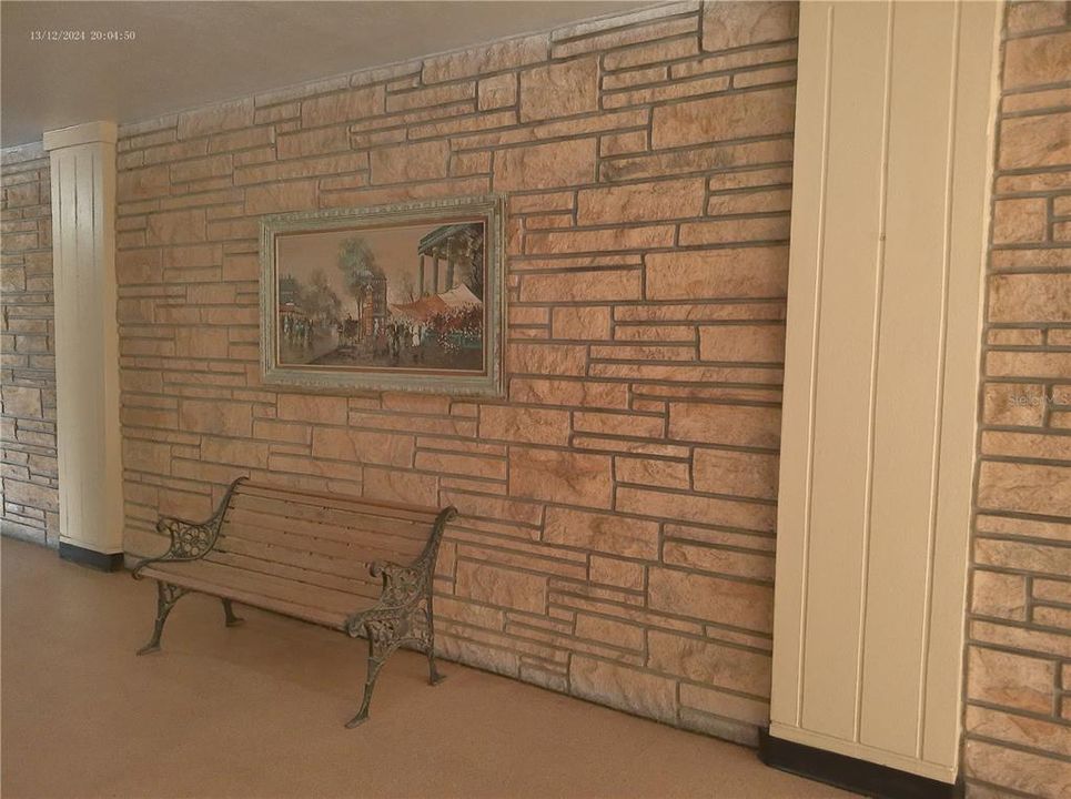 待售: $93,000 (1 贝兹, 1 浴室, 825 平方英尺)