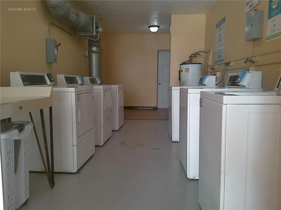 待售: $93,000 (1 贝兹, 1 浴室, 825 平方英尺)