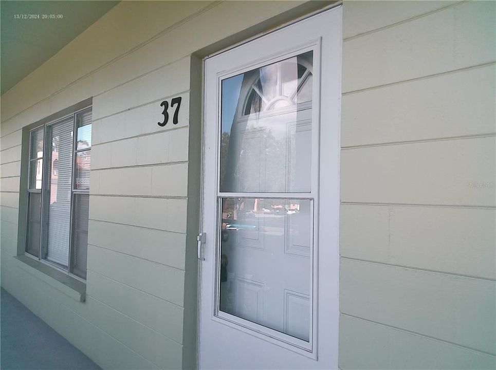 待售: $93,000 (1 贝兹, 1 浴室, 825 平方英尺)