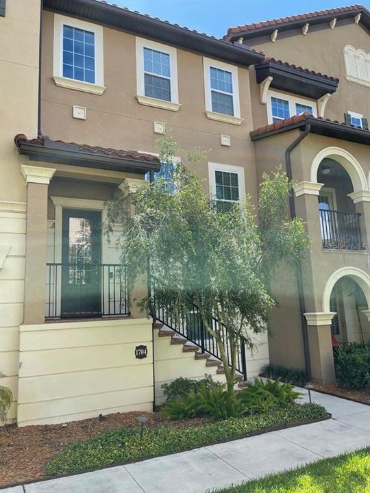 出租: $2,800 (4 贝兹, 3 浴室, 2168 平方英尺)