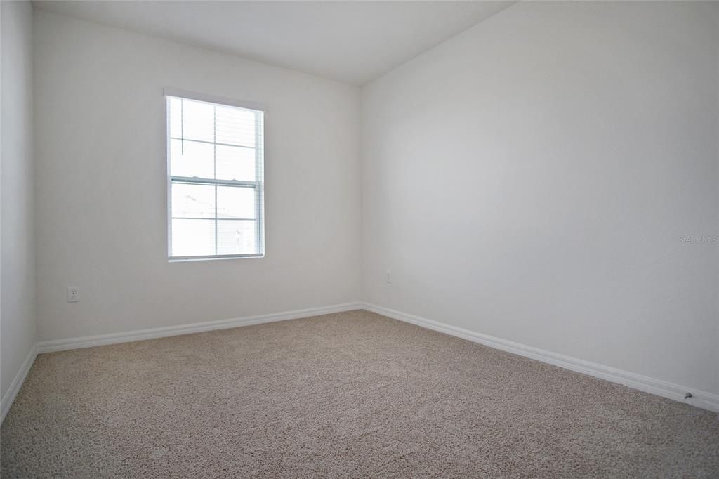 В аренду: $2,100 (4 спален, 2 ванн, 2078 Квадратных фут)