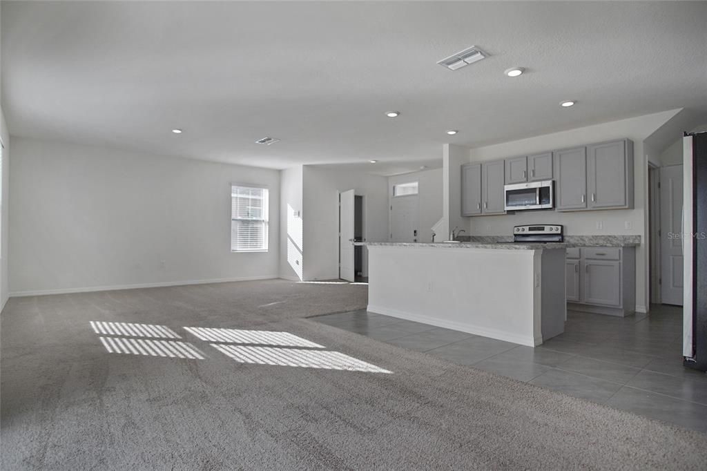 В аренду: $2,100 (4 спален, 2 ванн, 2078 Квадратных фут)