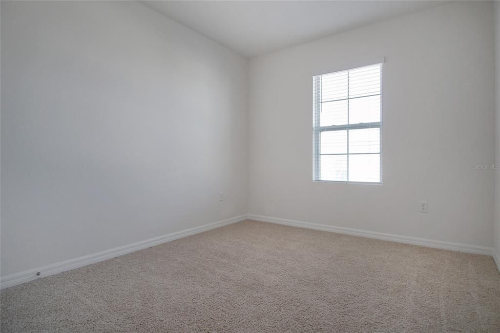 В аренду: $2,100 (4 спален, 2 ванн, 2078 Квадратных фут)