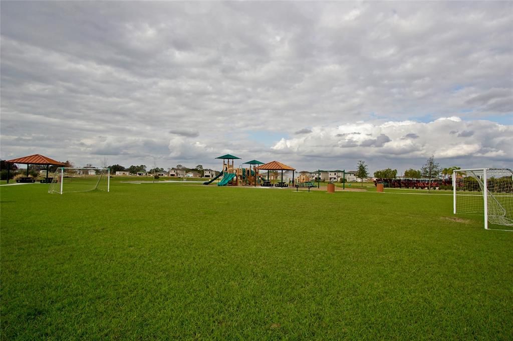 В аренду: $2,100 (4 спален, 2 ванн, 2078 Квадратных фут)