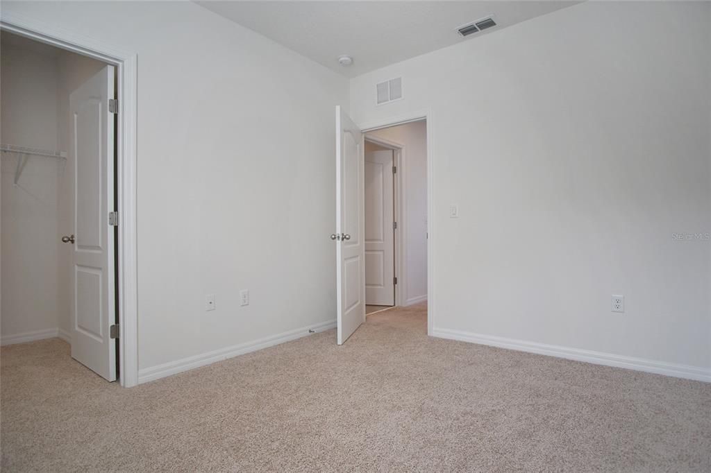 В аренду: $2,100 (4 спален, 2 ванн, 2078 Квадратных фут)