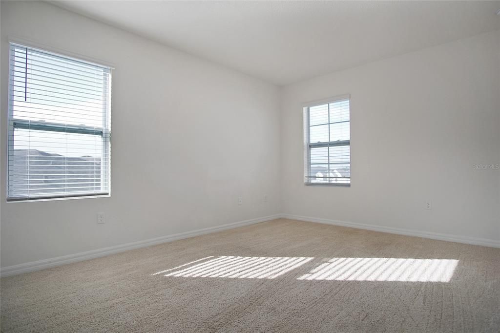 В аренду: $2,100 (4 спален, 2 ванн, 2078 Квадратных фут)