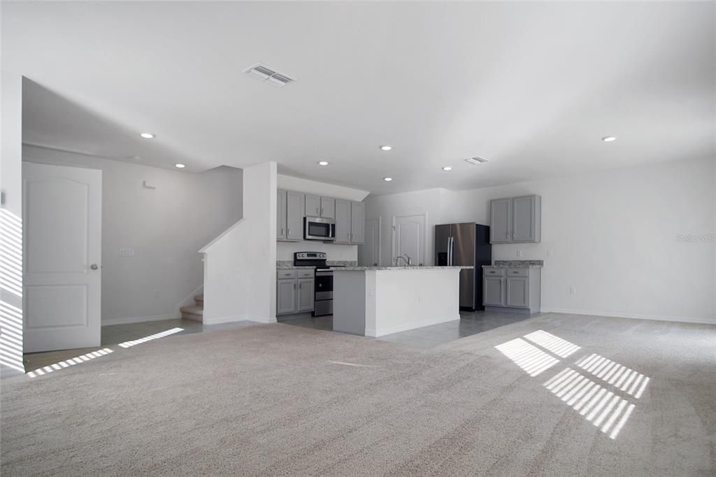 В аренду: $2,100 (4 спален, 2 ванн, 2078 Квадратных фут)