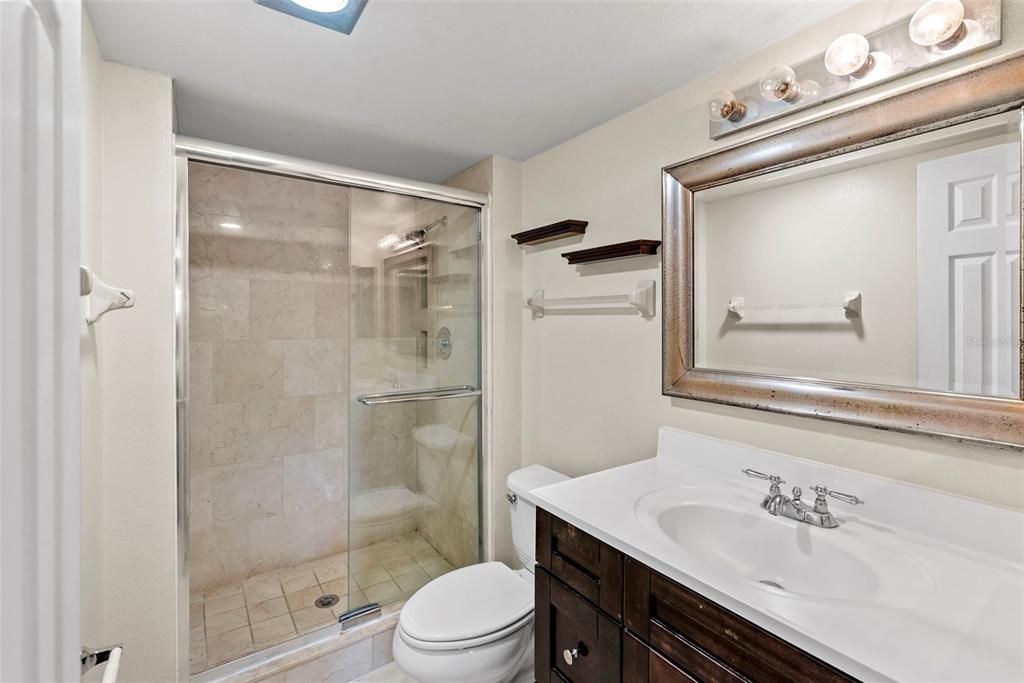 For Sale: $229,900 (2 beds, 2 baths, 1060 Square Feet)