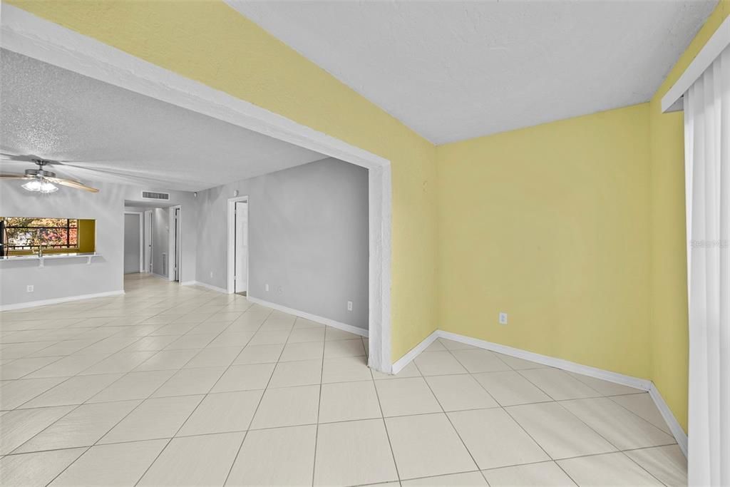 For Sale: $229,900 (2 beds, 2 baths, 1060 Square Feet)