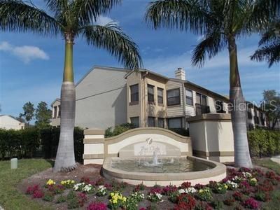 For Sale: $229,900 (2 beds, 2 baths, 1060 Square Feet)