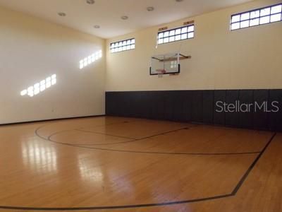 For Sale: $229,900 (2 beds, 2 baths, 1060 Square Feet)