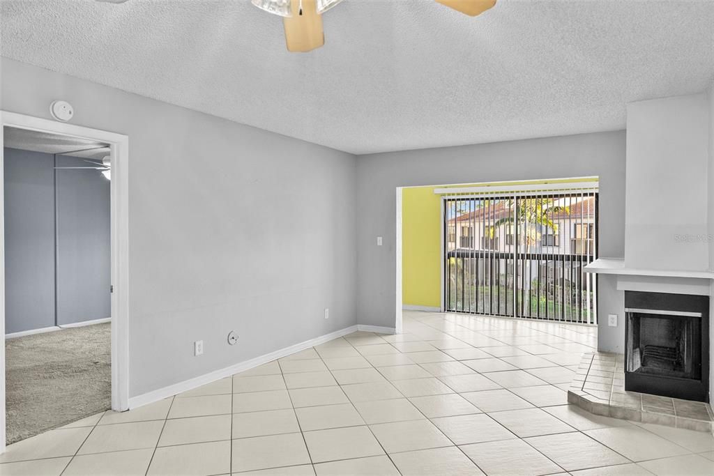 For Sale: $229,900 (2 beds, 2 baths, 1060 Square Feet)