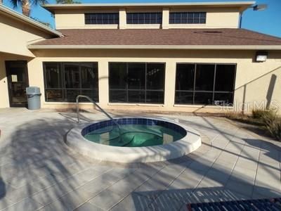 For Sale: $229,900 (2 beds, 2 baths, 1060 Square Feet)