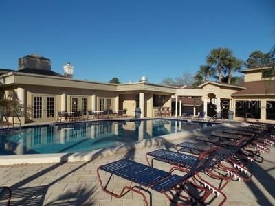 For Sale: $229,900 (2 beds, 2 baths, 1060 Square Feet)