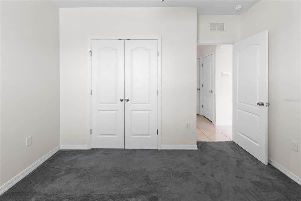 For Sale: $399,900 (6 beds, 3 baths, 2696 Square Feet)