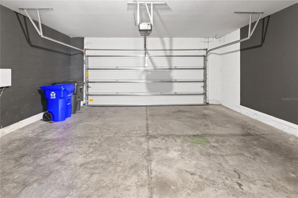 For Sale: $399,900 (6 beds, 3 baths, 2696 Square Feet)